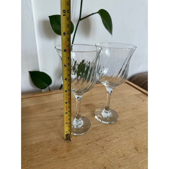 Two Large glass swirled drinkware - Picture 2 of 7